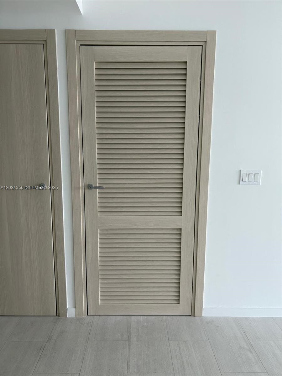 1000 Brickell Plz # 2108, Miami FL 33131 — 33