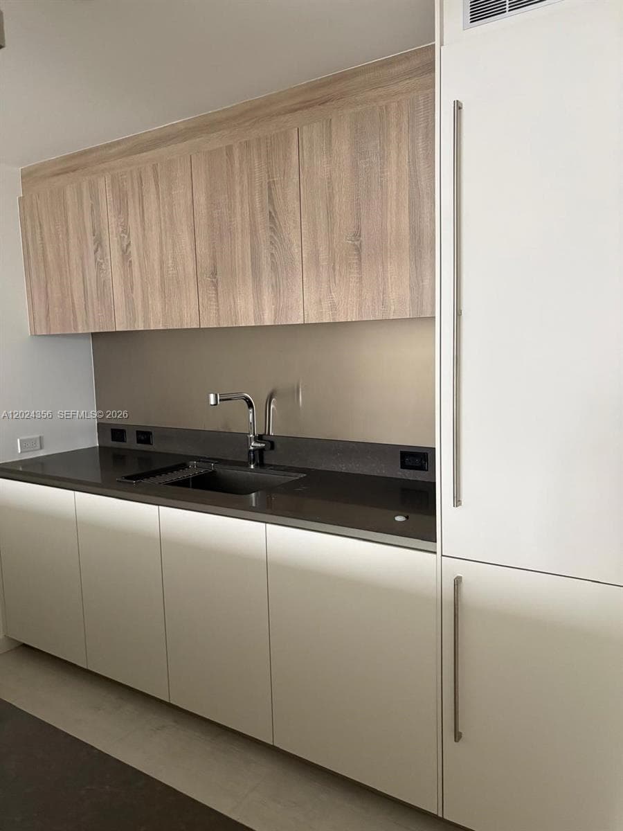 1000 Brickell Plz # 2108, Miami FL 33131 — 48
