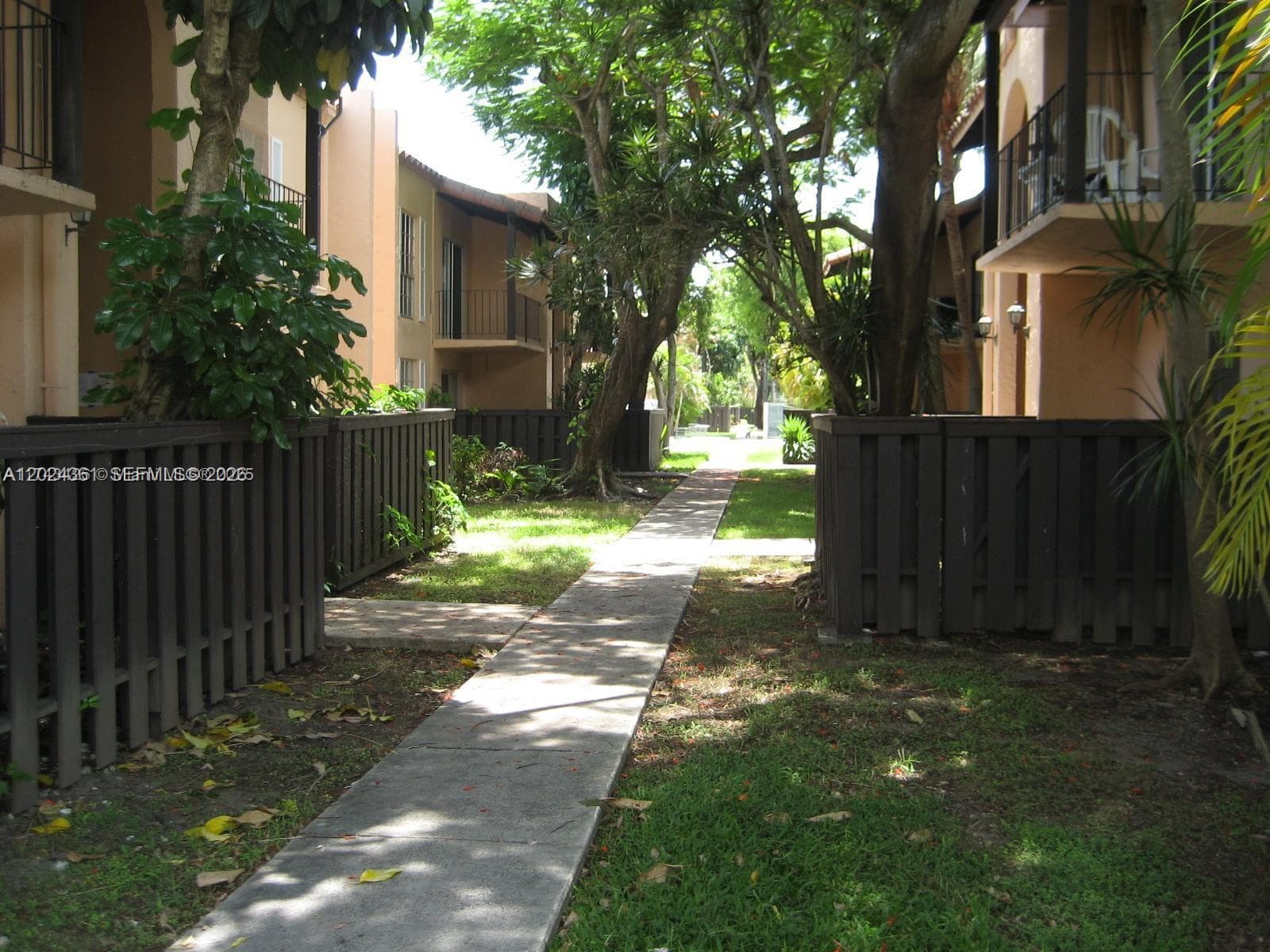 10744 N Kendall # 18, Miami FL 33176 — 17