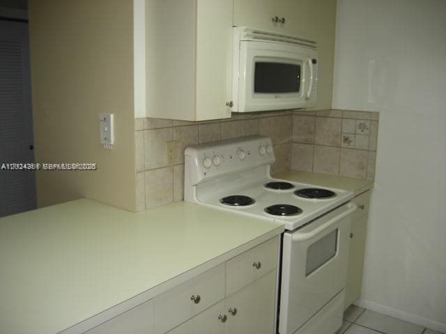 10744 N Kendall # 18, Miami FL 33176 — 3