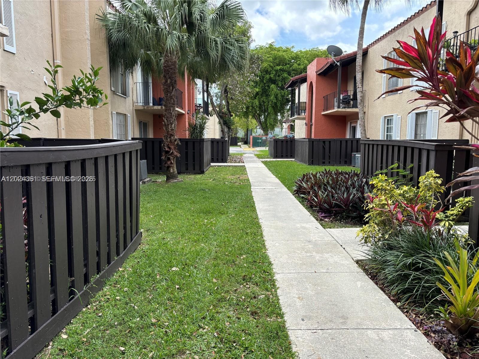 10744 N Kendall # 18, Miami FL 33176 — 15