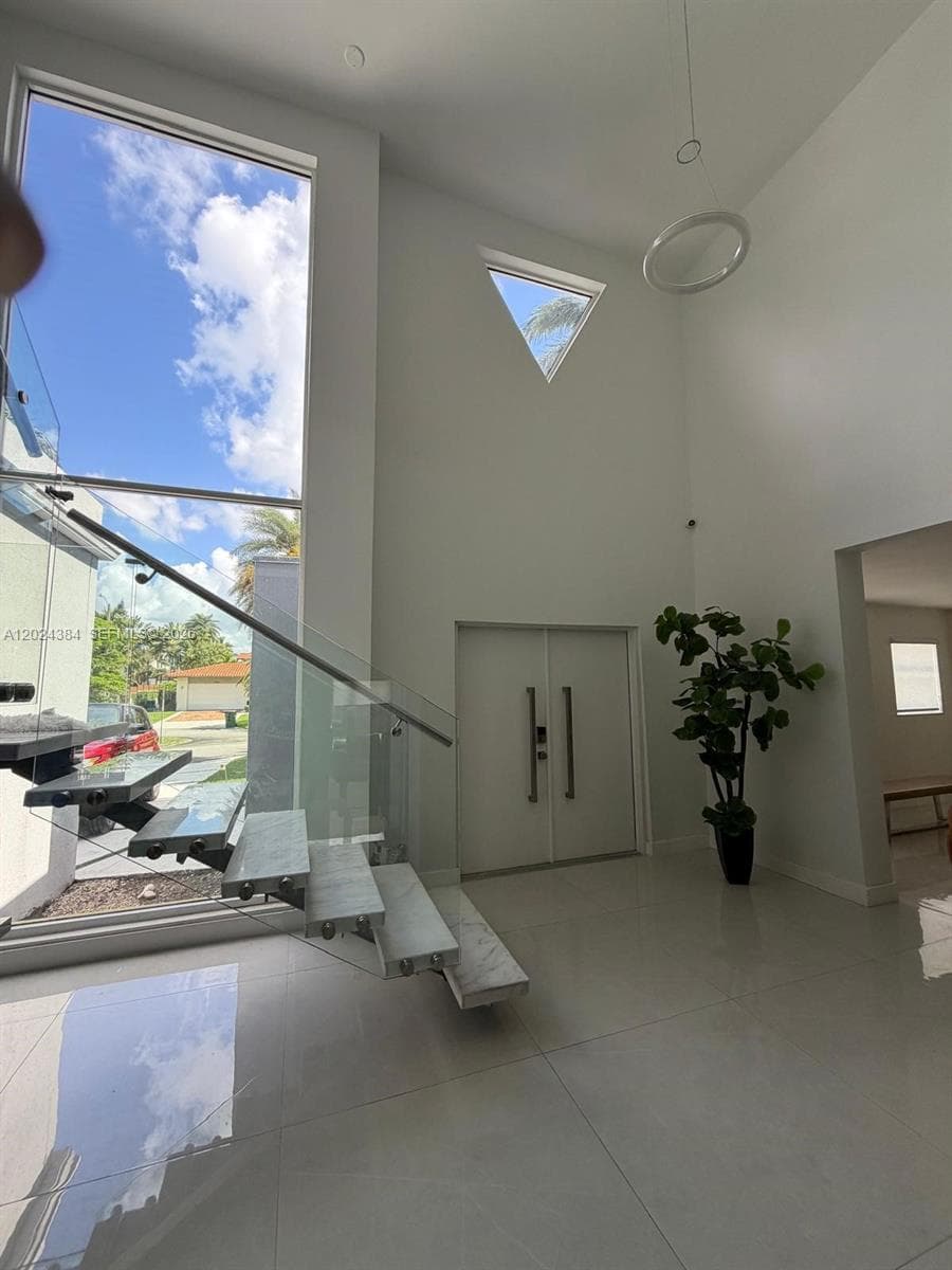 10462 NW 130th St # 1, Hialeah Gardens FL 33018 — 4