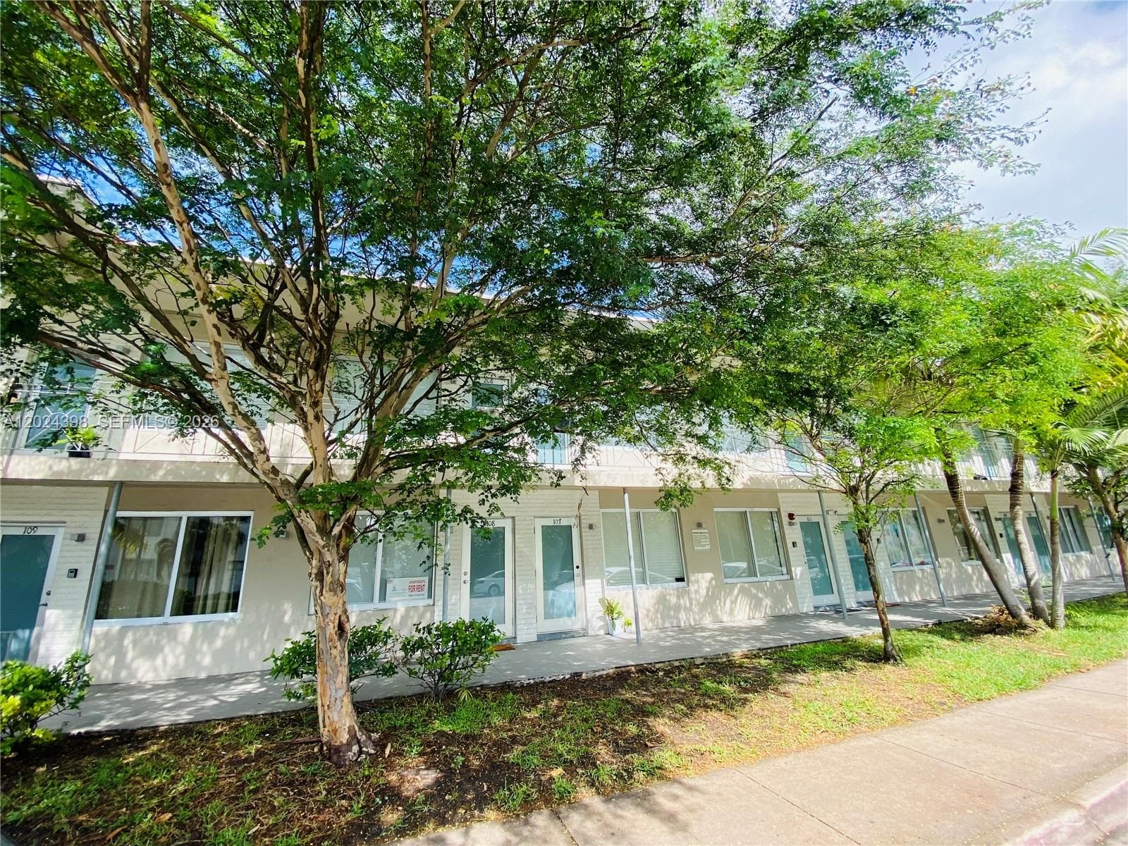 801 15th St # 102, Miami Beach FL 33139 — 13