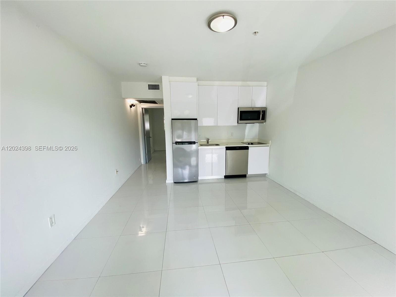 801 15th St # 102, Miami Beach FL 33139 — 18