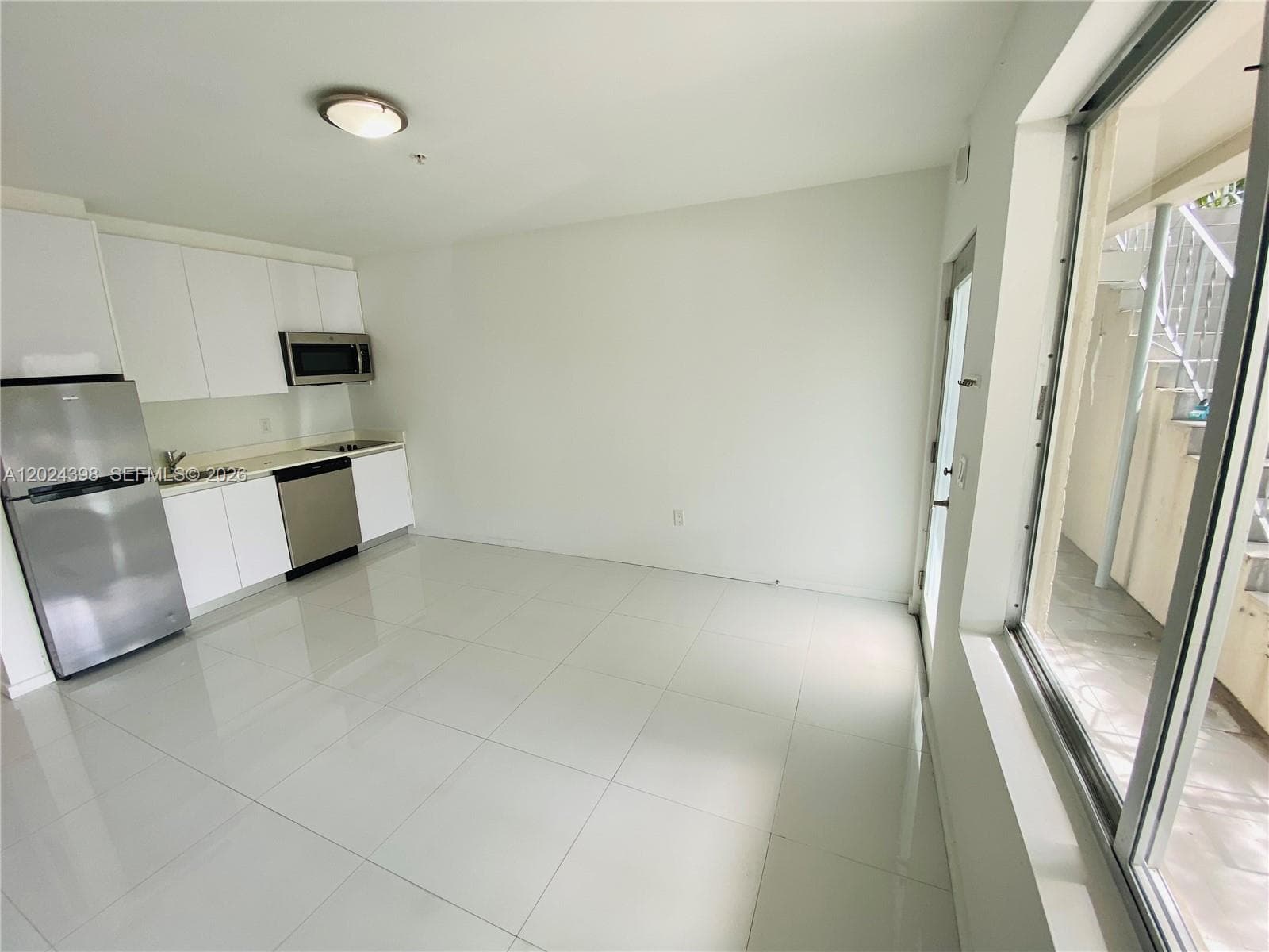 801 15th St # 102, Miami Beach FL 33139 — 15