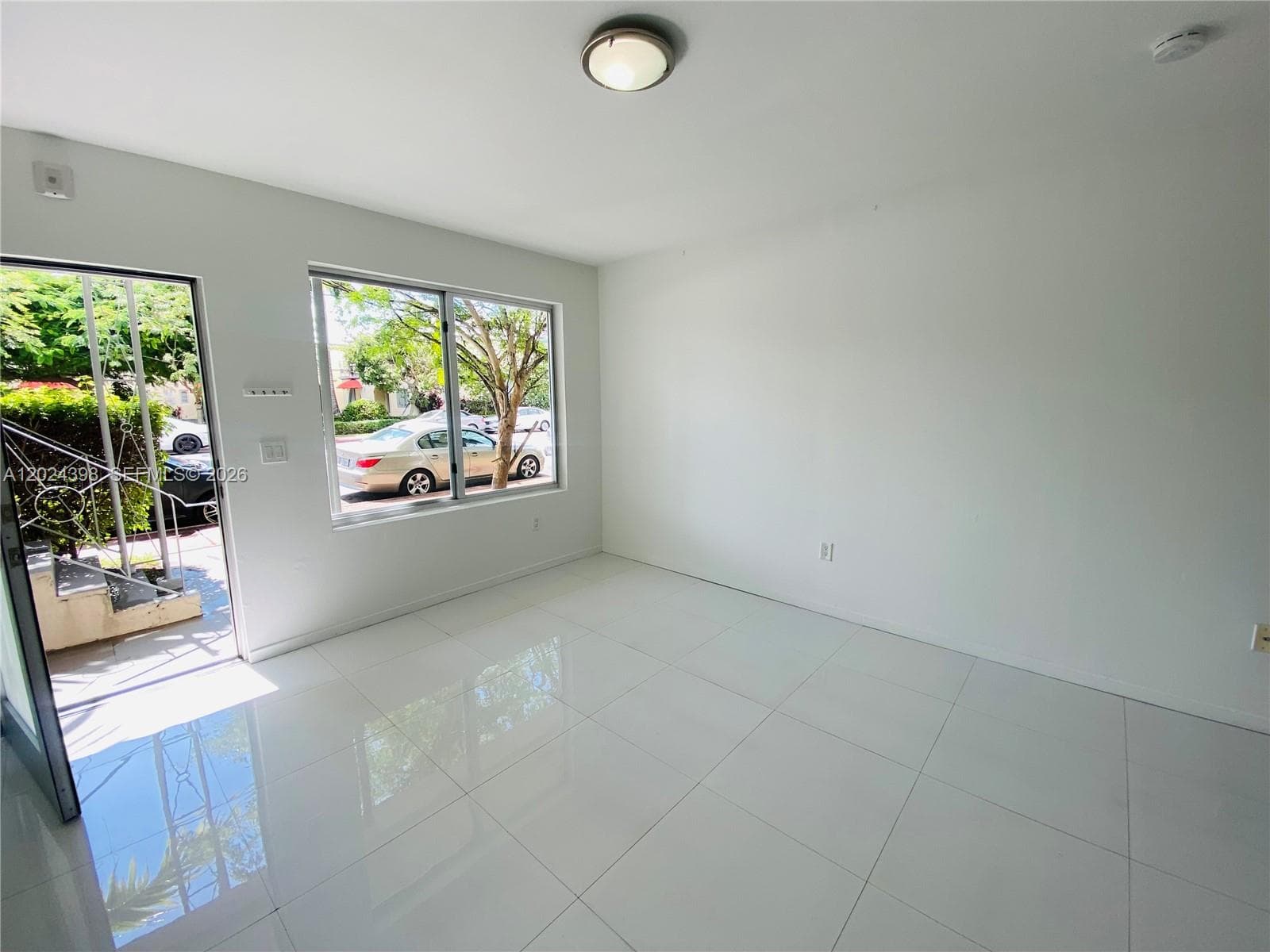 801 15th St # 102, Miami Beach FL 33139 — 4