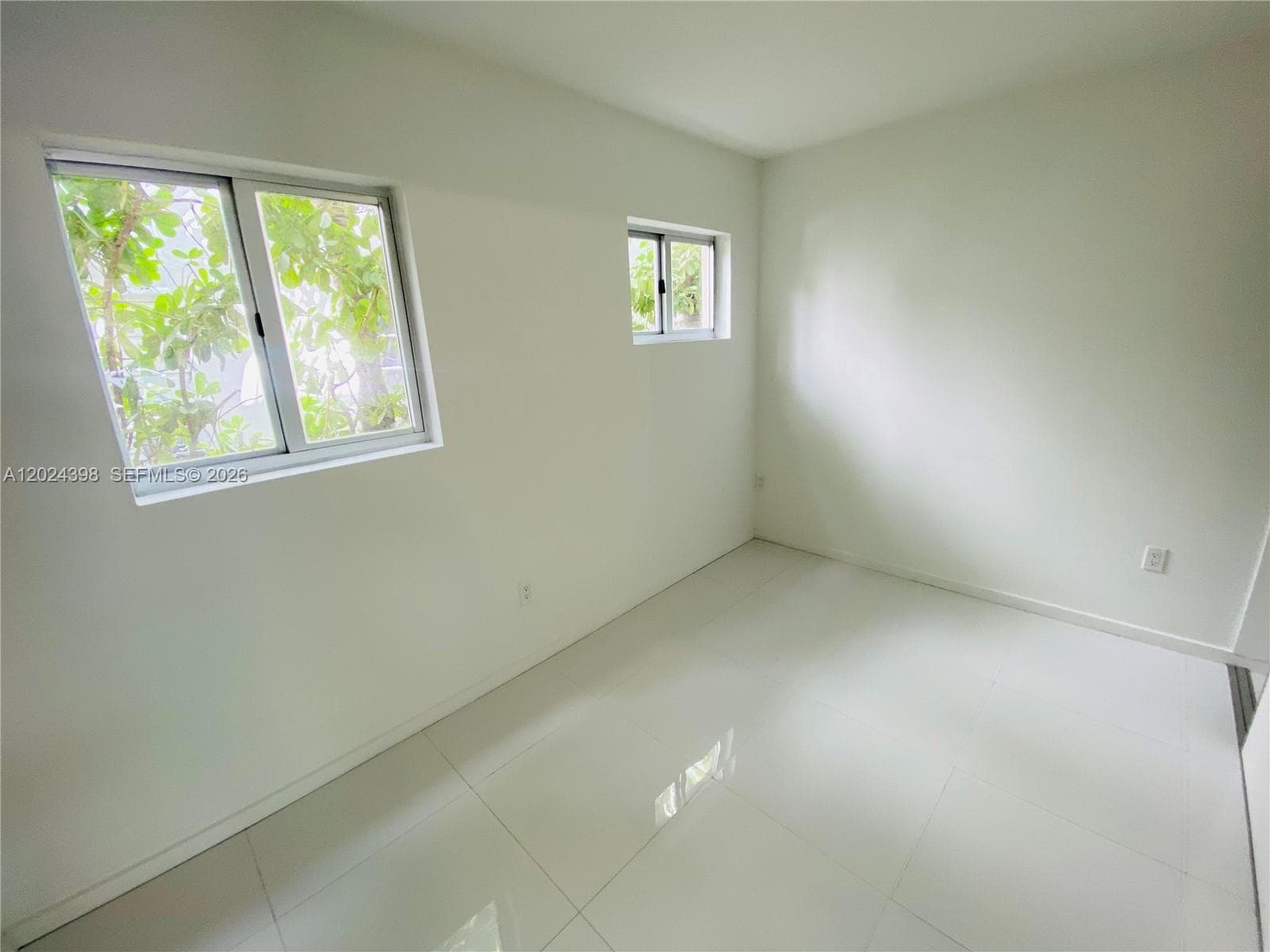 801 15th St # 102, Miami Beach FL 33139 — 8