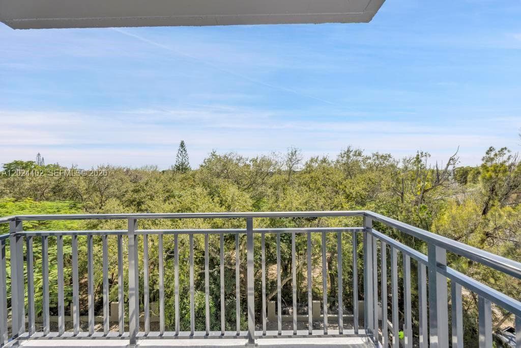 840 NE 130th Street # 302, North Miami FL 33161 — 2