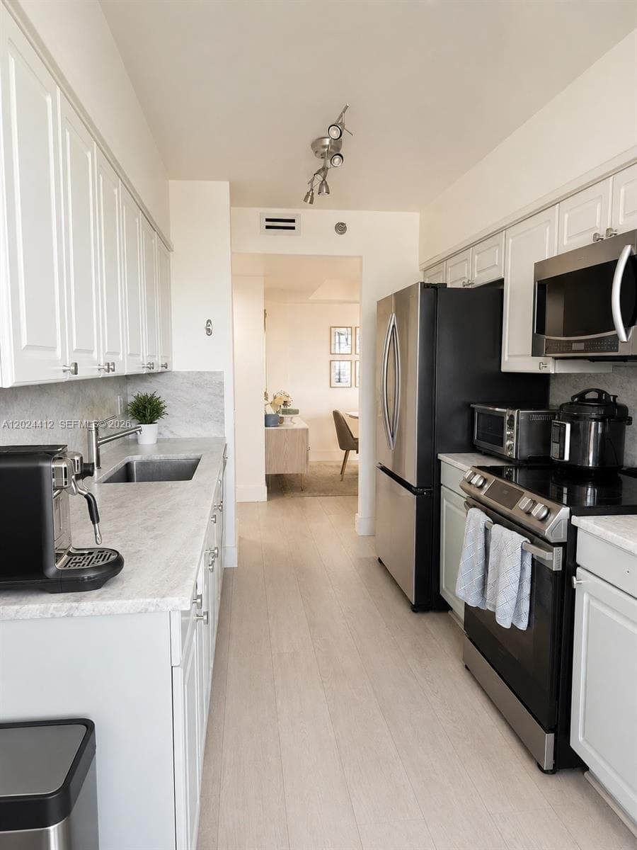 3640 Yacht Club Dr # 1403, Aventura FL 33180 — 10