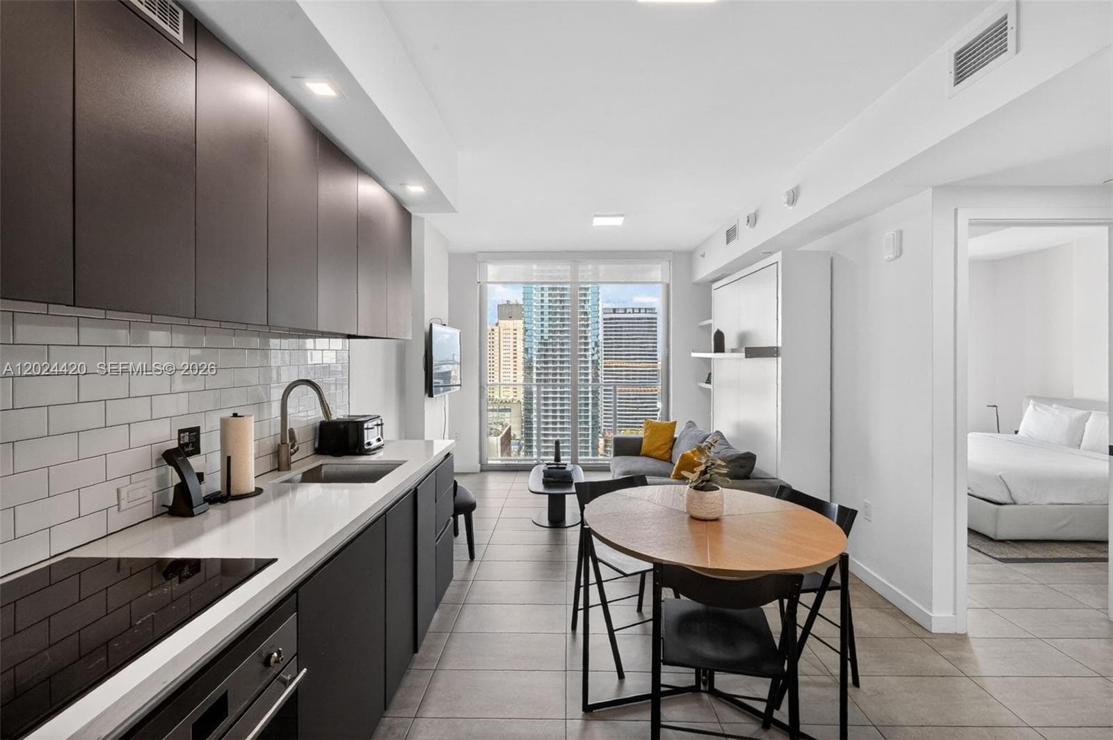 227 NE 2nd St # 2805, Miami FL 33132 — 5