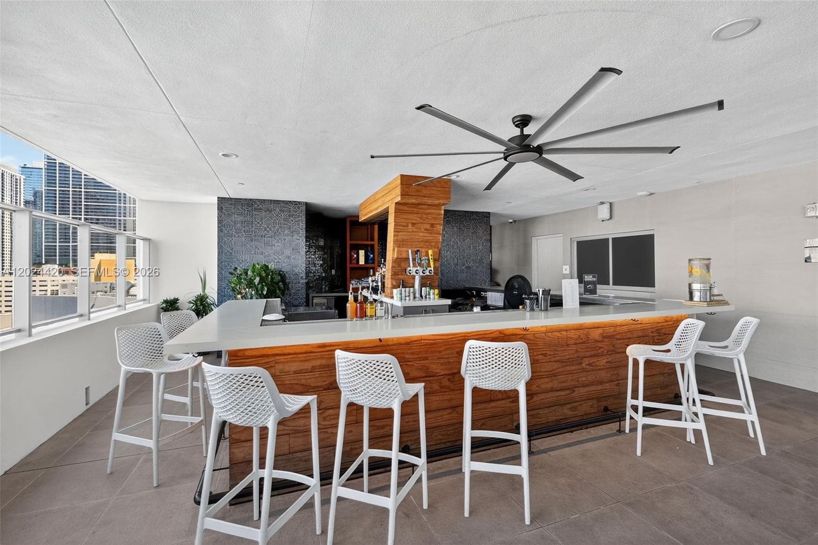 227 NE 2nd St # 2805, Miami FL 33132 — 21