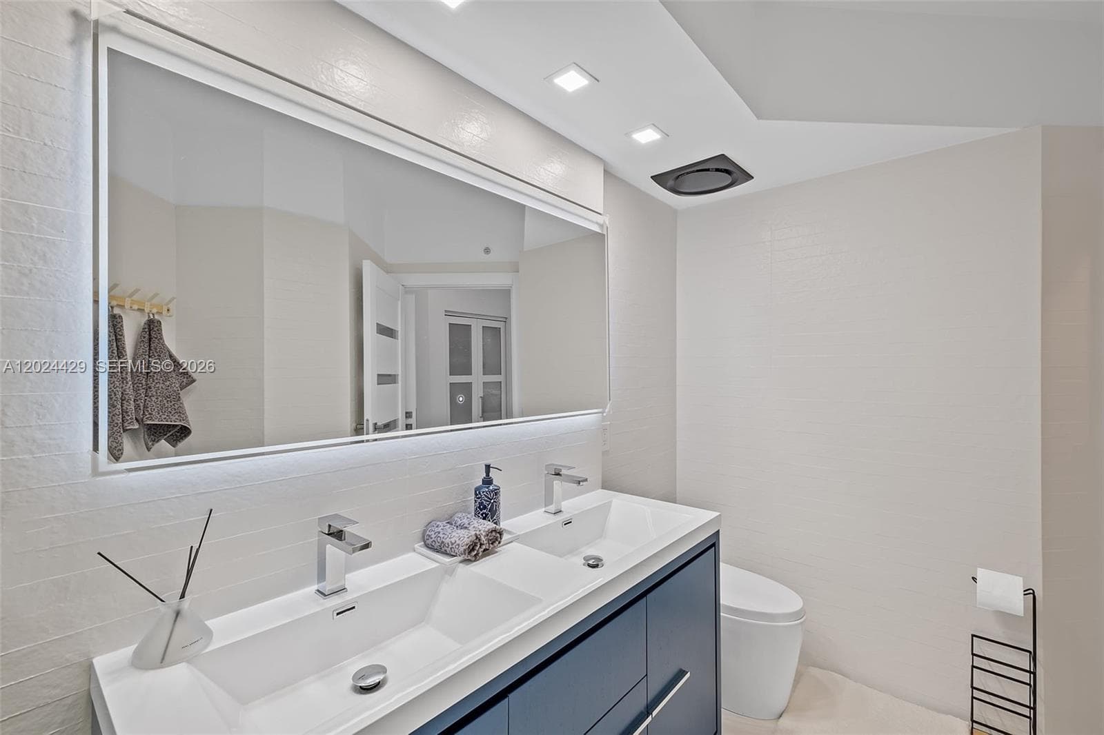 17145 N Bay Rd # 4204, Sunny Isles Beach FL 33160 — 22
