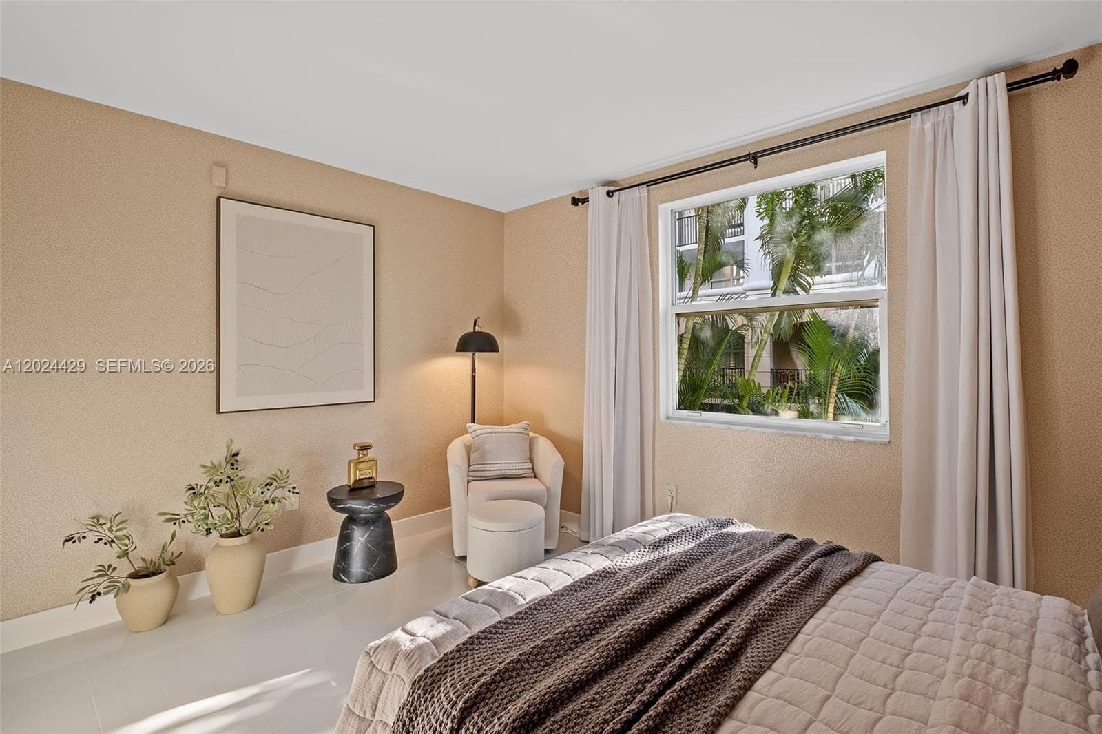 17145 N Bay Rd # 4204, Sunny Isles Beach FL 33160 — 32