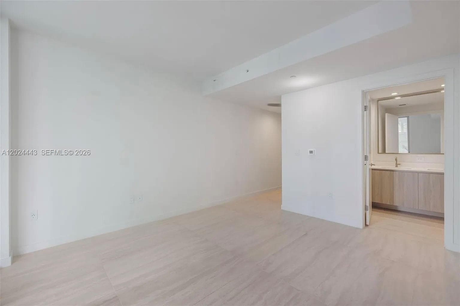 77 SE 5th st # 2305, Miami FL 33131 — 13