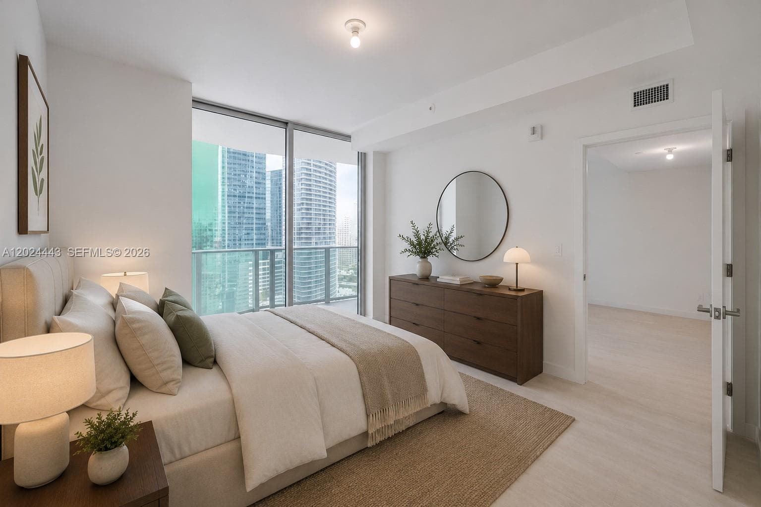 77 SE 5th st # 2305, Miami FL 33131 — 37