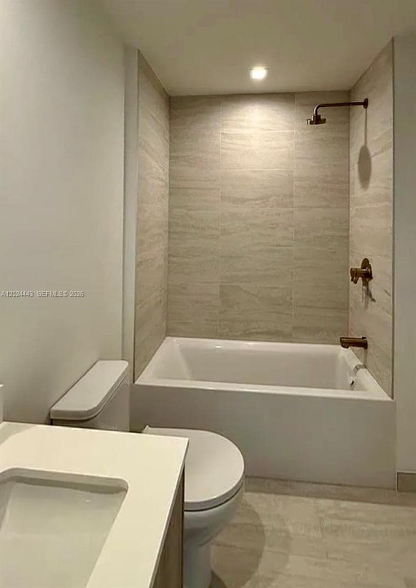 77 SE 5th st # 2305, Miami FL 33131 — 8