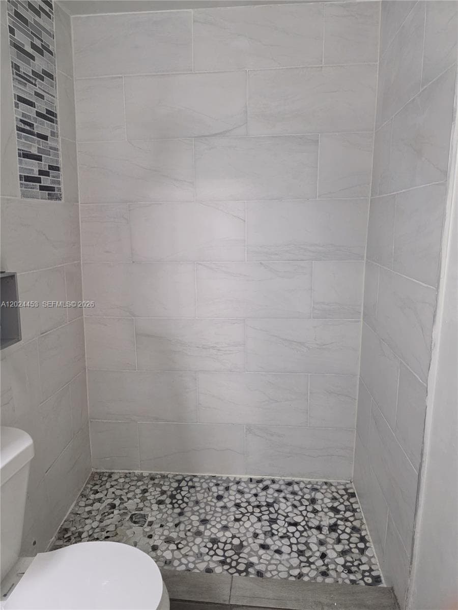 17901 NW 68th Ave # T201, Hialeah FL 33015 — 17