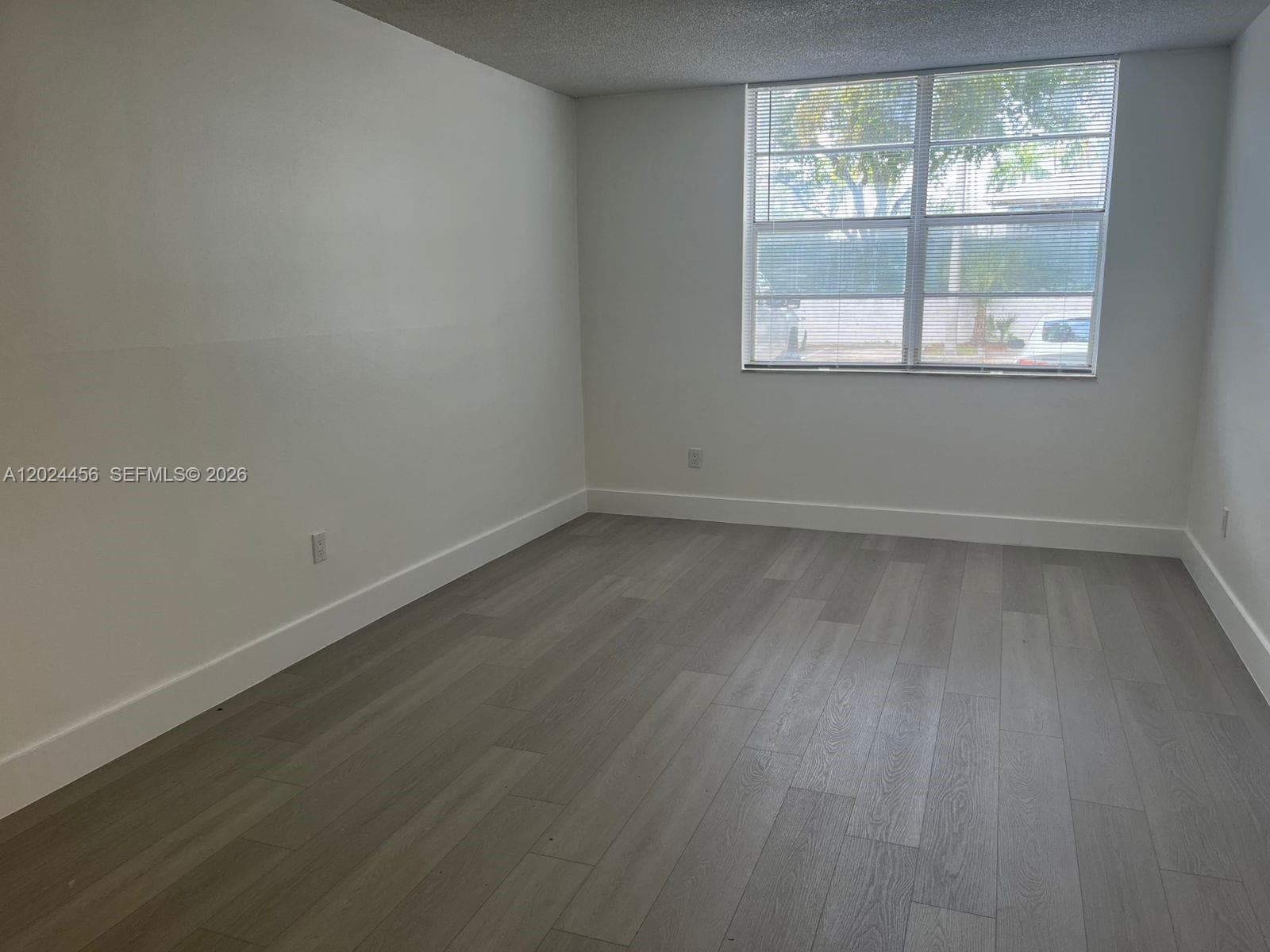 484 NW 165th St Rd # 111, Miami FL 33169 — 20