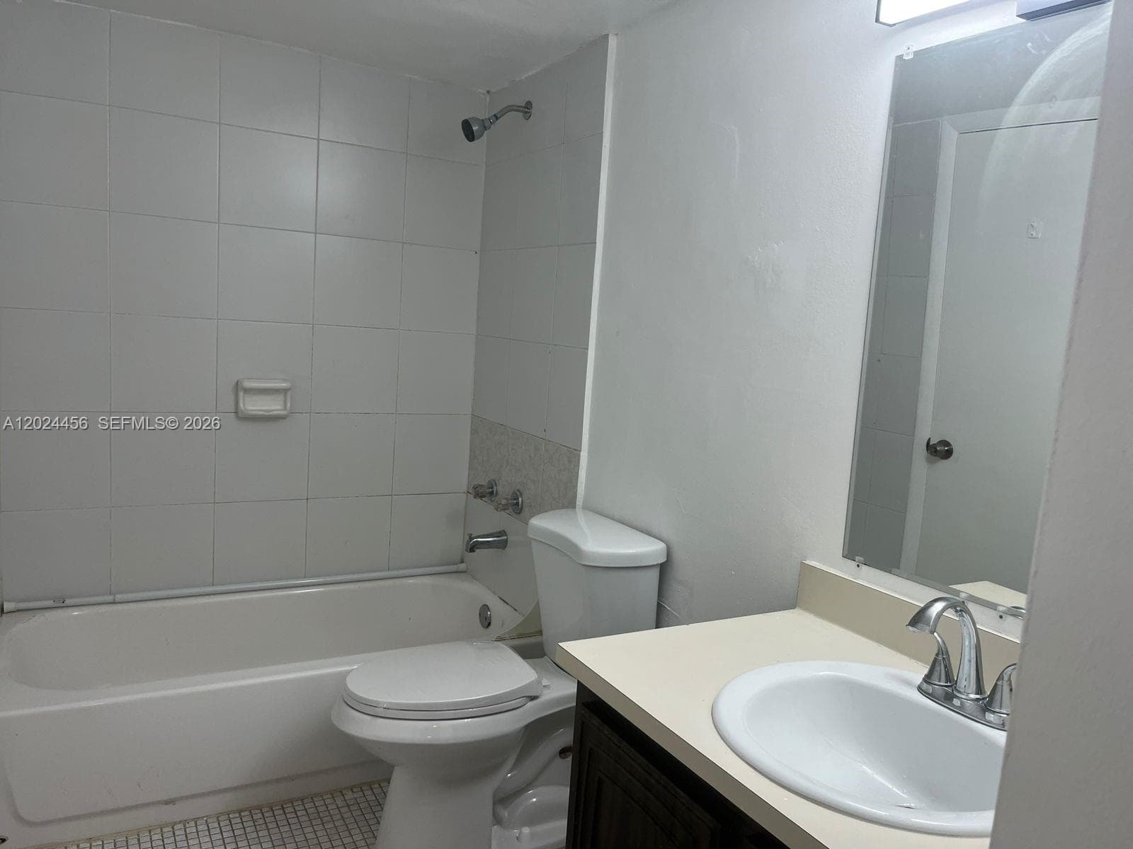 484 NW 165th St Rd # 111, Miami FL 33169 — 24
