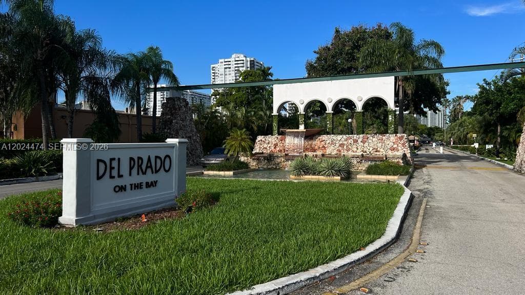 18061 Biscayne Blvd # 1404, Aventura FL 33160 — 2
