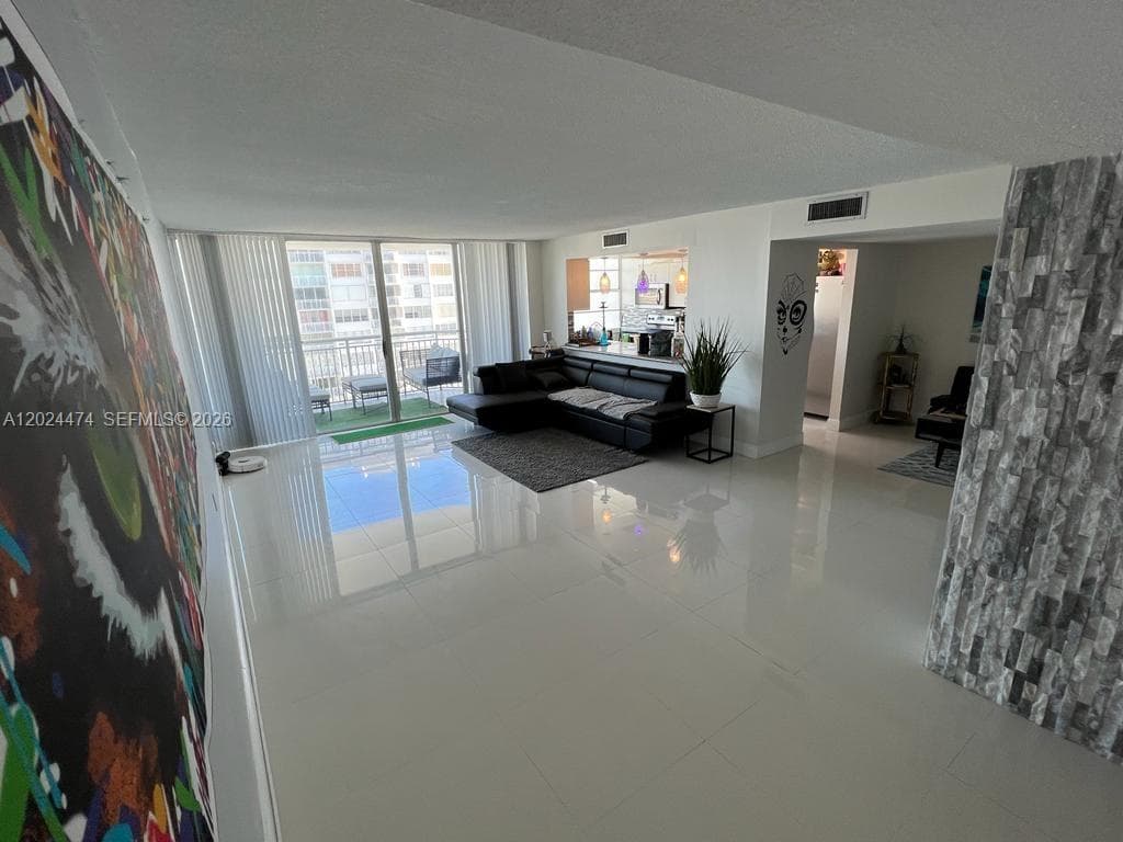 18061 Biscayne Blvd # 1404, Aventura FL 33160 — 6