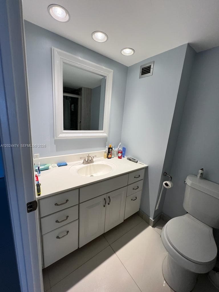 18061 Biscayne Blvd # 1404, Aventura FL 33160 — 16
