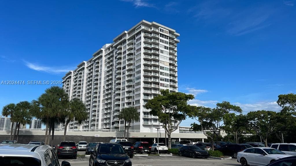 18061 Biscayne Blvd # 1404, Aventura FL 33160 — 1