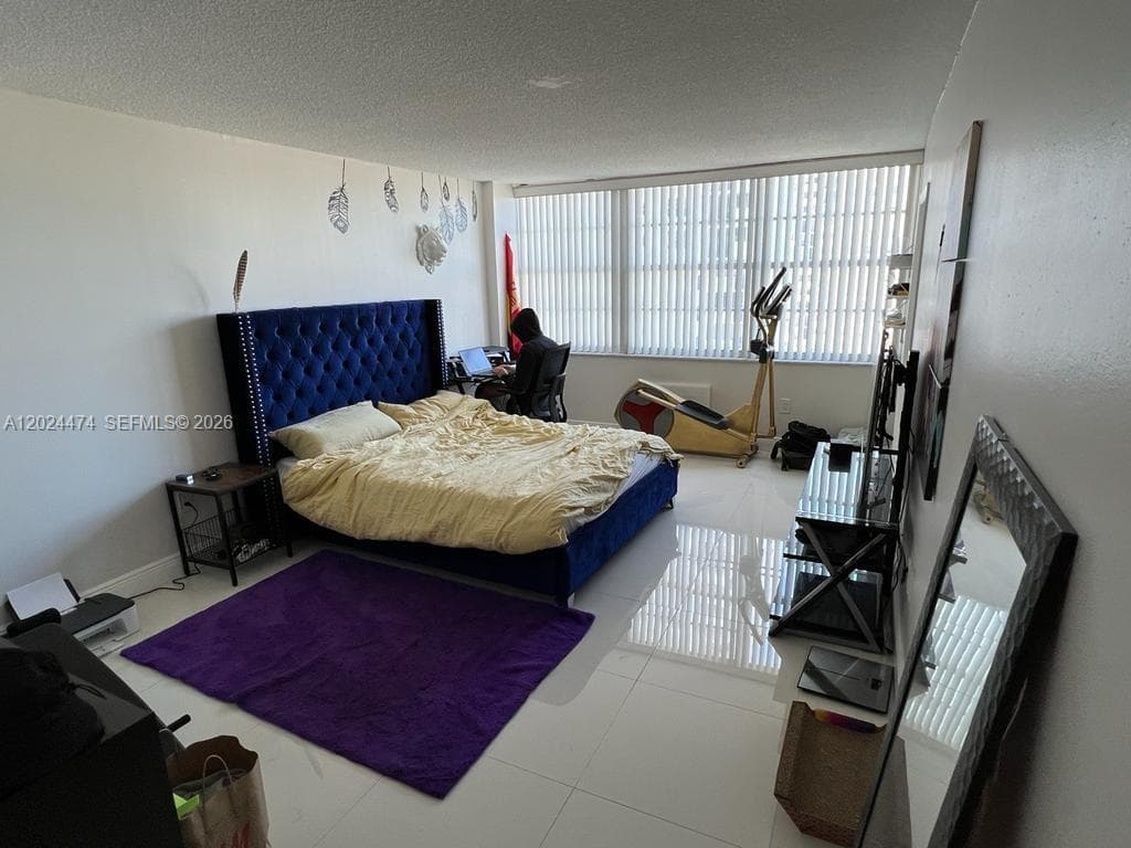18061 Biscayne Blvd # 1404, Aventura FL 33160 — 11