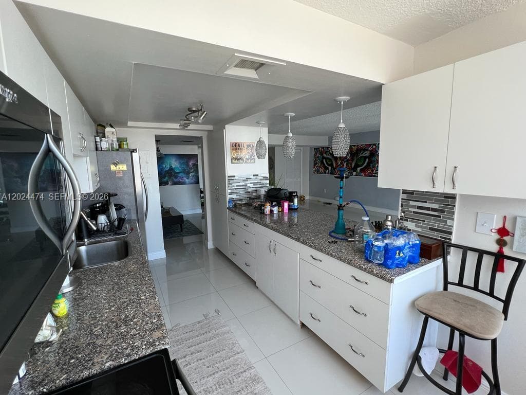 18061 Biscayne Blvd # 1404, Aventura FL 33160 — 8