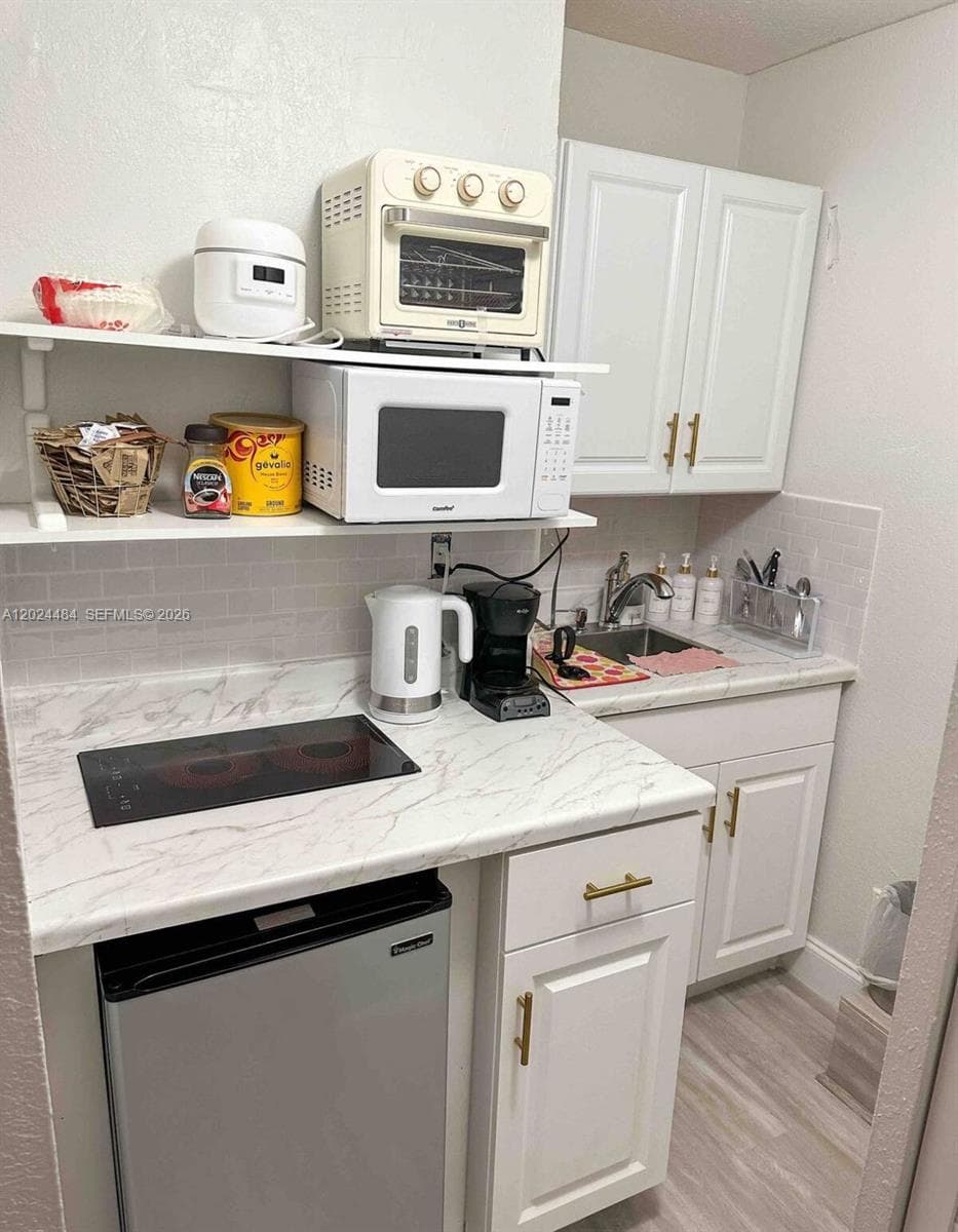 950 NE 127th St # 1, North Miami FL 33161 — 7