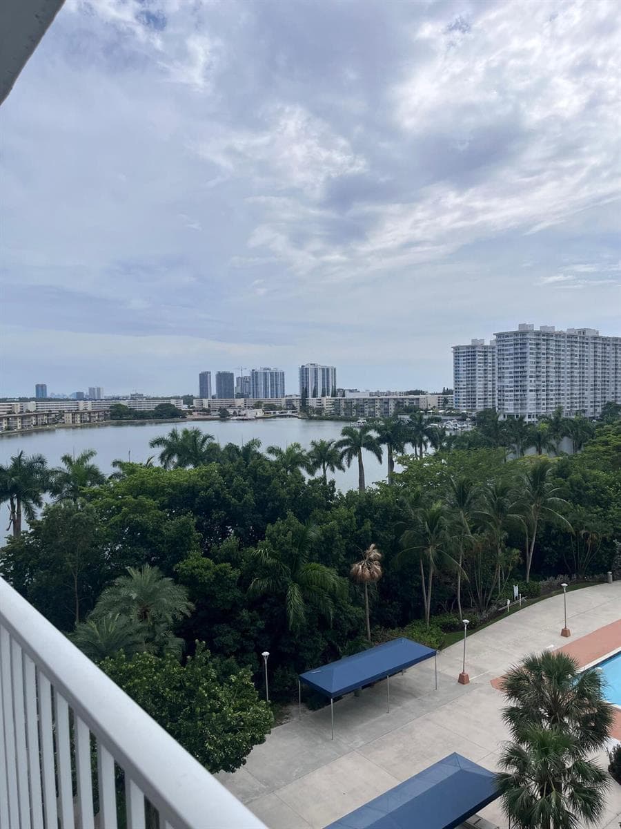 2851 NE 183rd Street, Aventura FL 33160 — 2