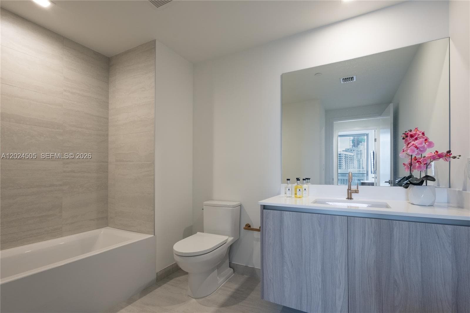 77 SE 5TH STREET # 2602, Miami FL 33131 — 20