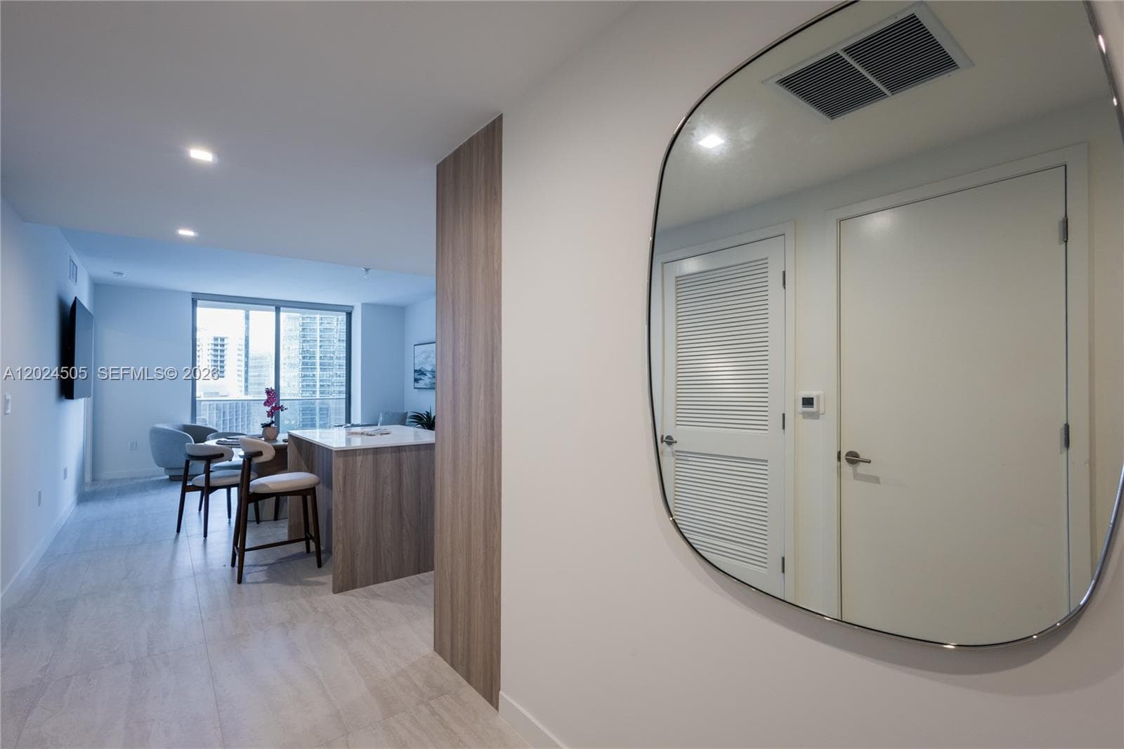 77 SE 5TH STREET # 2602, Miami FL 33131 — 33