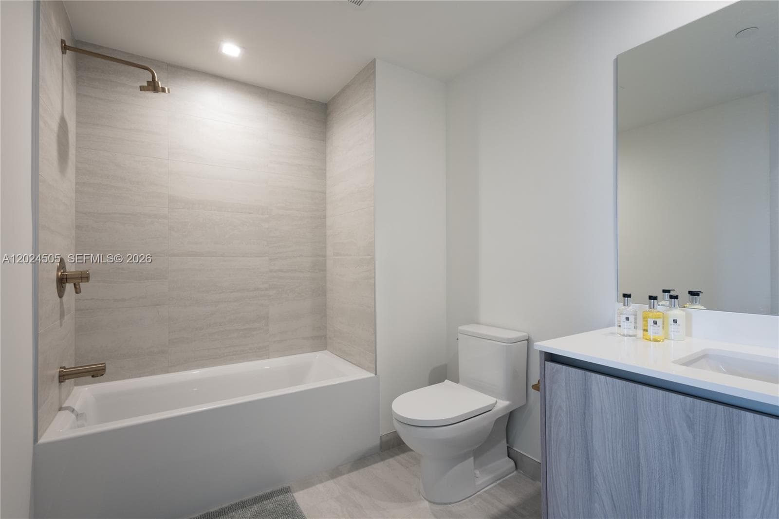 77 SE 5TH STREET # 2602, Miami FL 33131 — 21