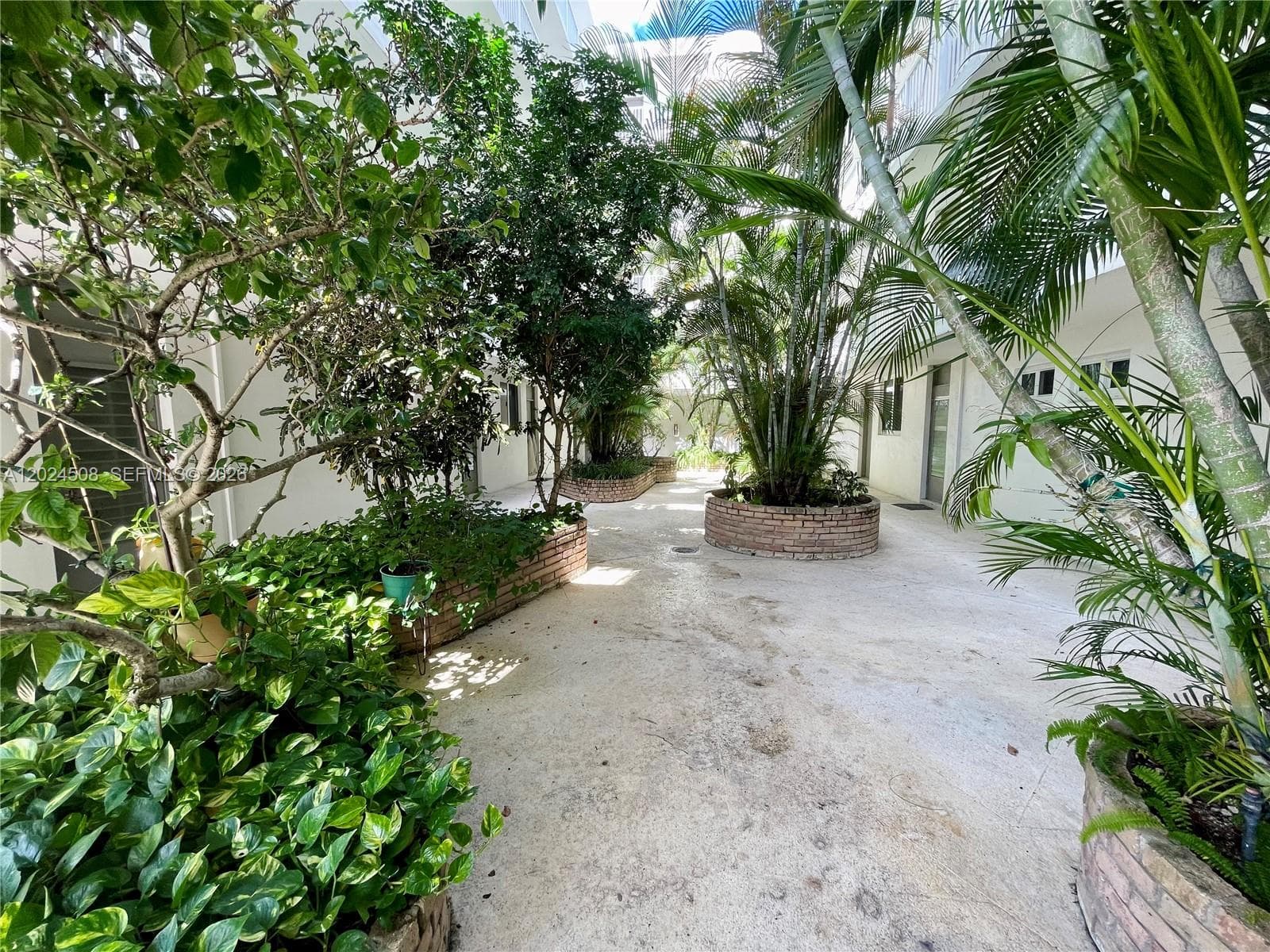 1670 Bay Rd # 2B, Miami Beach FL 33139 — 2