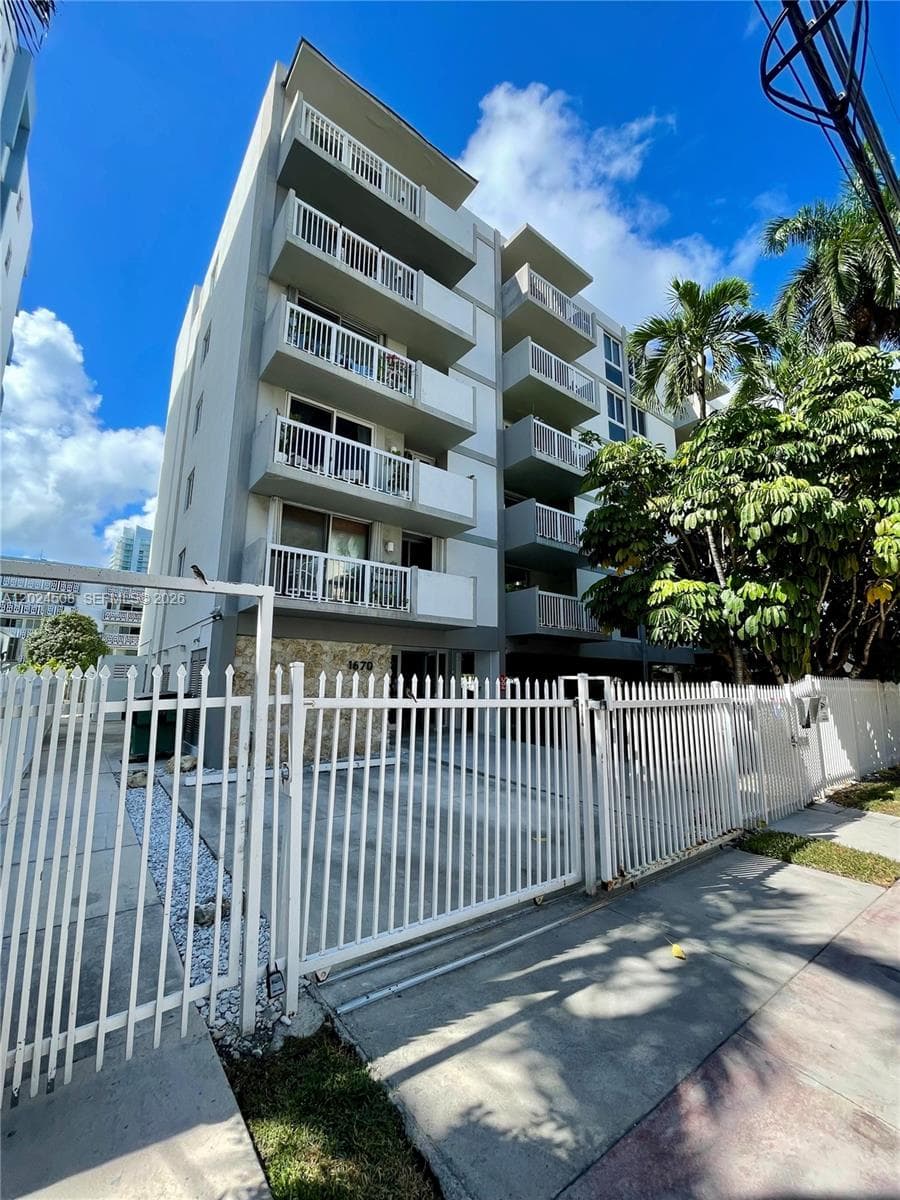 1670 Bay Rd # 2B, Miami Beach FL 33139 — 10