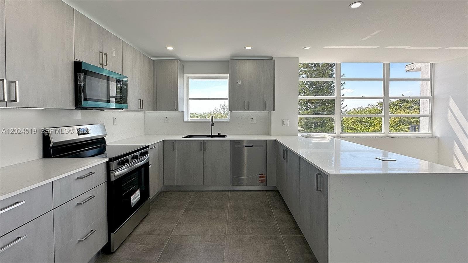 2780 NE 183rd St # 701, Aventura FL 33160 — 1