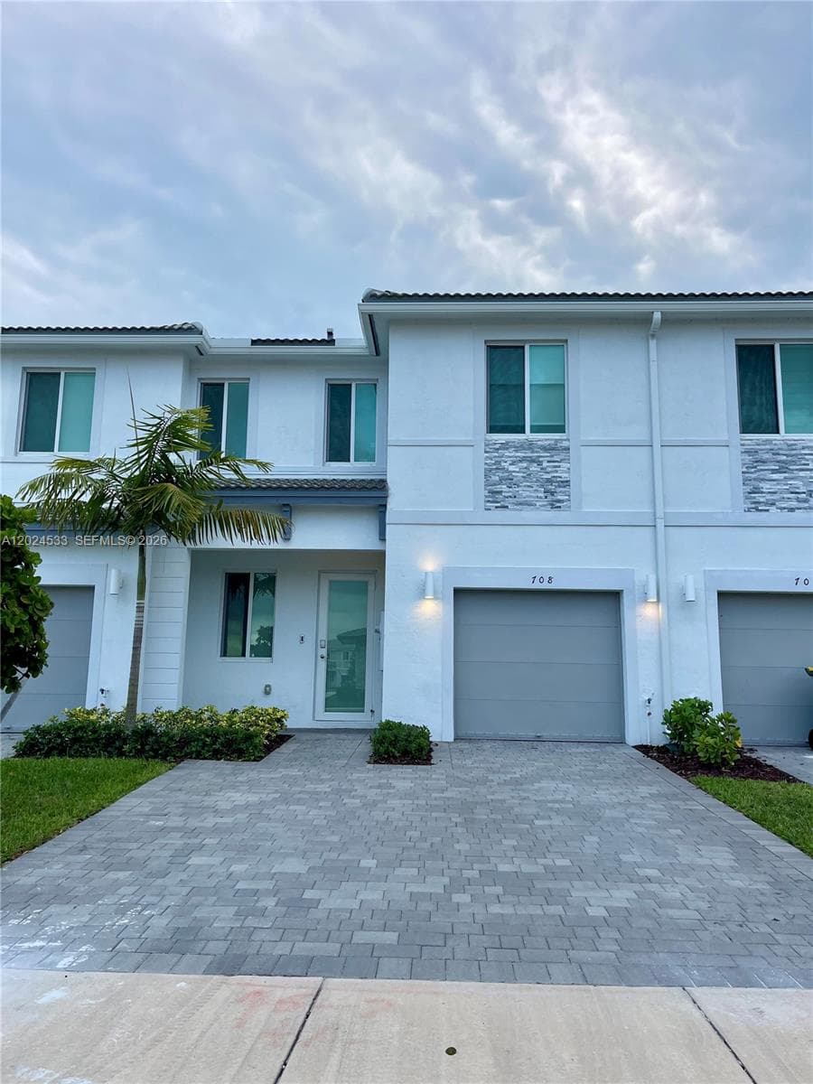 708 SE 13th Ct, Homestead FL 33034 — 3