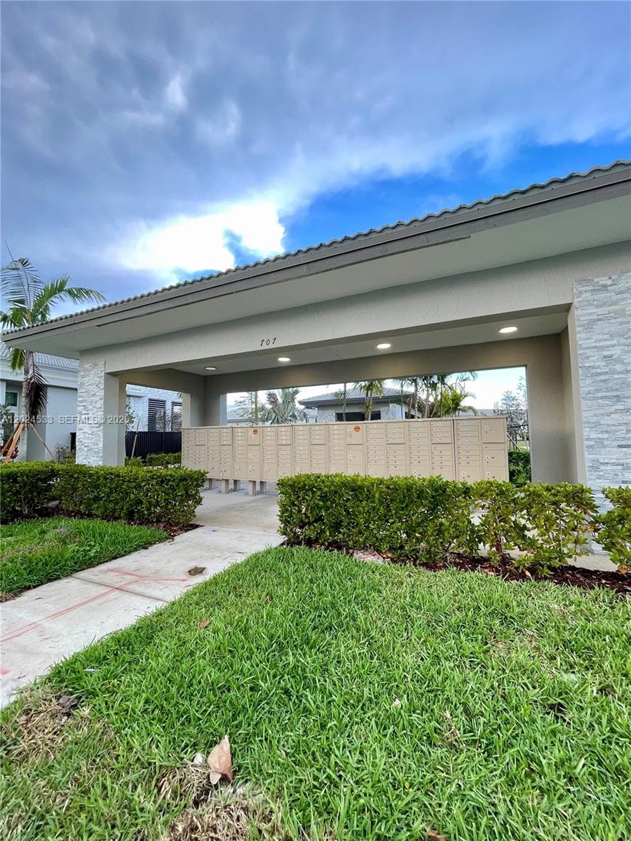 708 SE 13th Ct, Homestead FL 33034 — 24