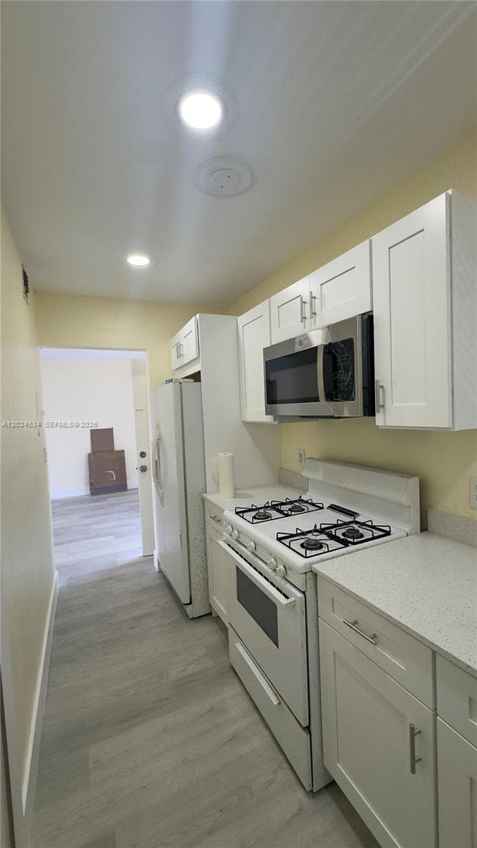 12890 NE 8th Ave # 302, North Miami FL 33161 — 5