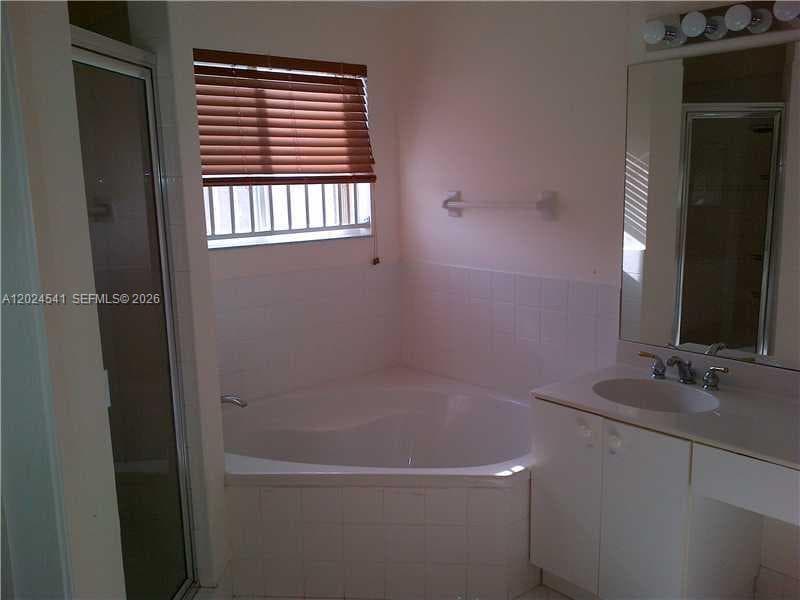 5702 NW 112 CT # 5702, Doral FL 33178 — 13