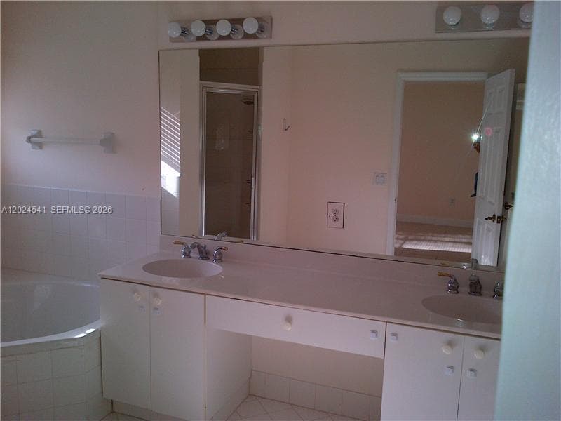 5702 NW 112 CT # 5702, Doral FL 33178 — 16