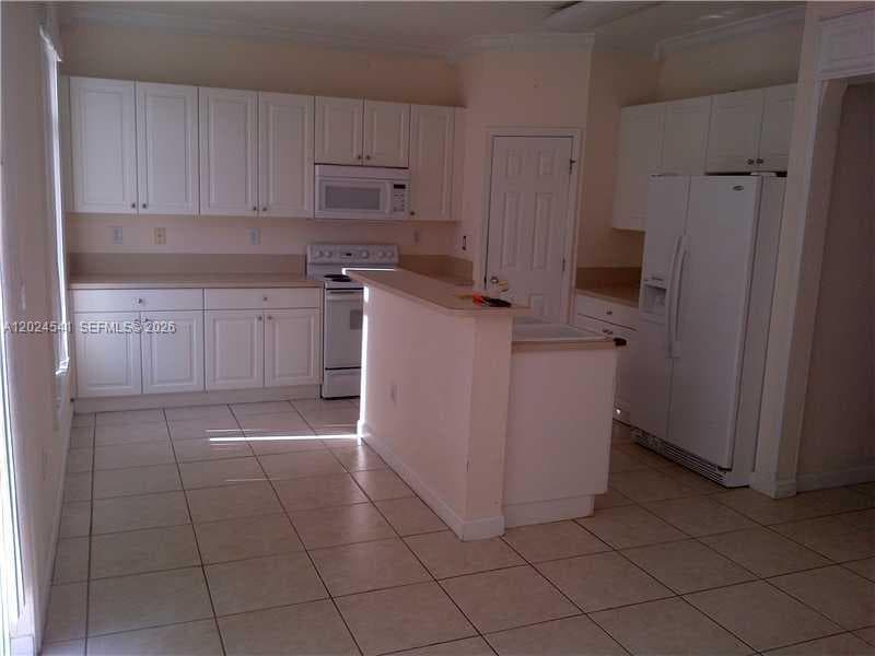 5702 NW 112 CT # 5702, Doral FL 33178 — 20