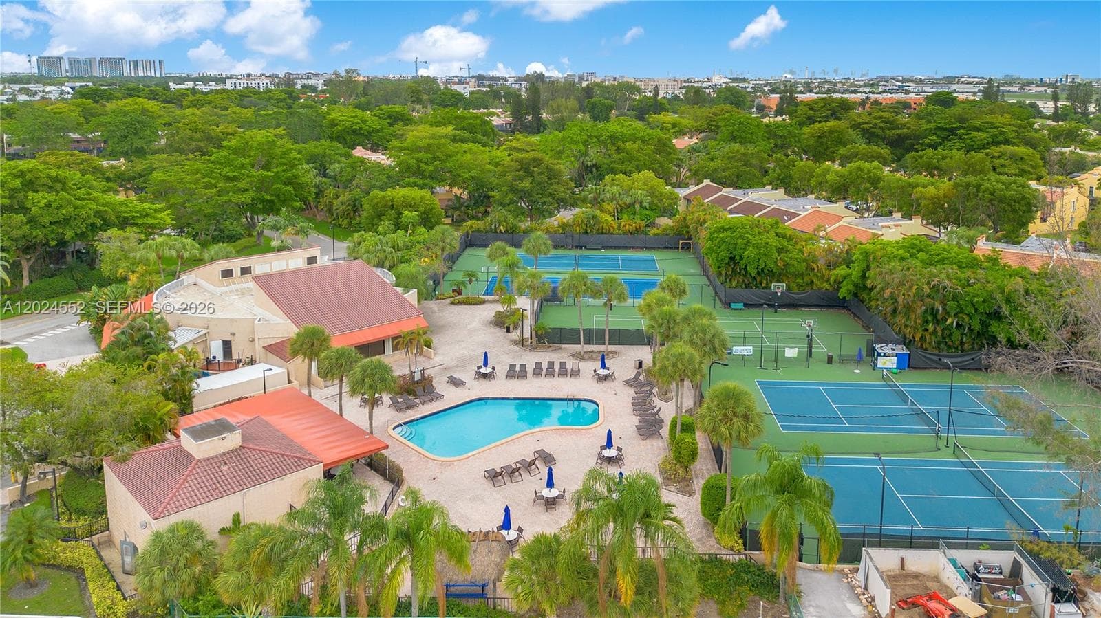 3719 Estepona Ave, Doral FL 33178 — 34