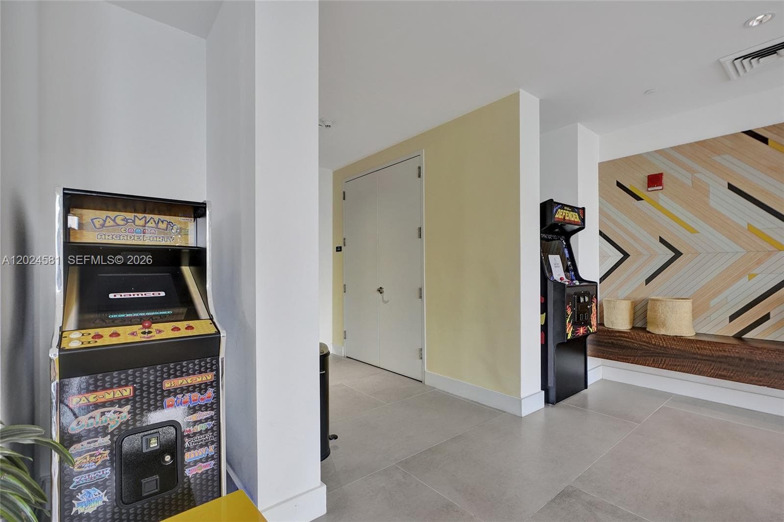121 NE 34th St # 2310, Miami FL 33137 — 52