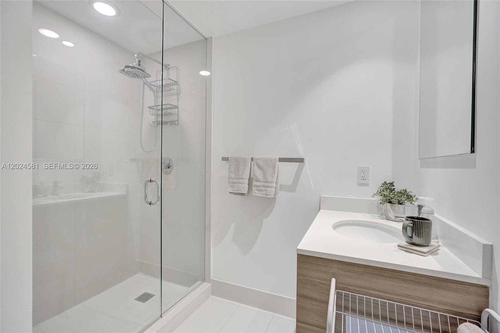 121 NE 34th St # 2310, Miami FL 33137 — 26
