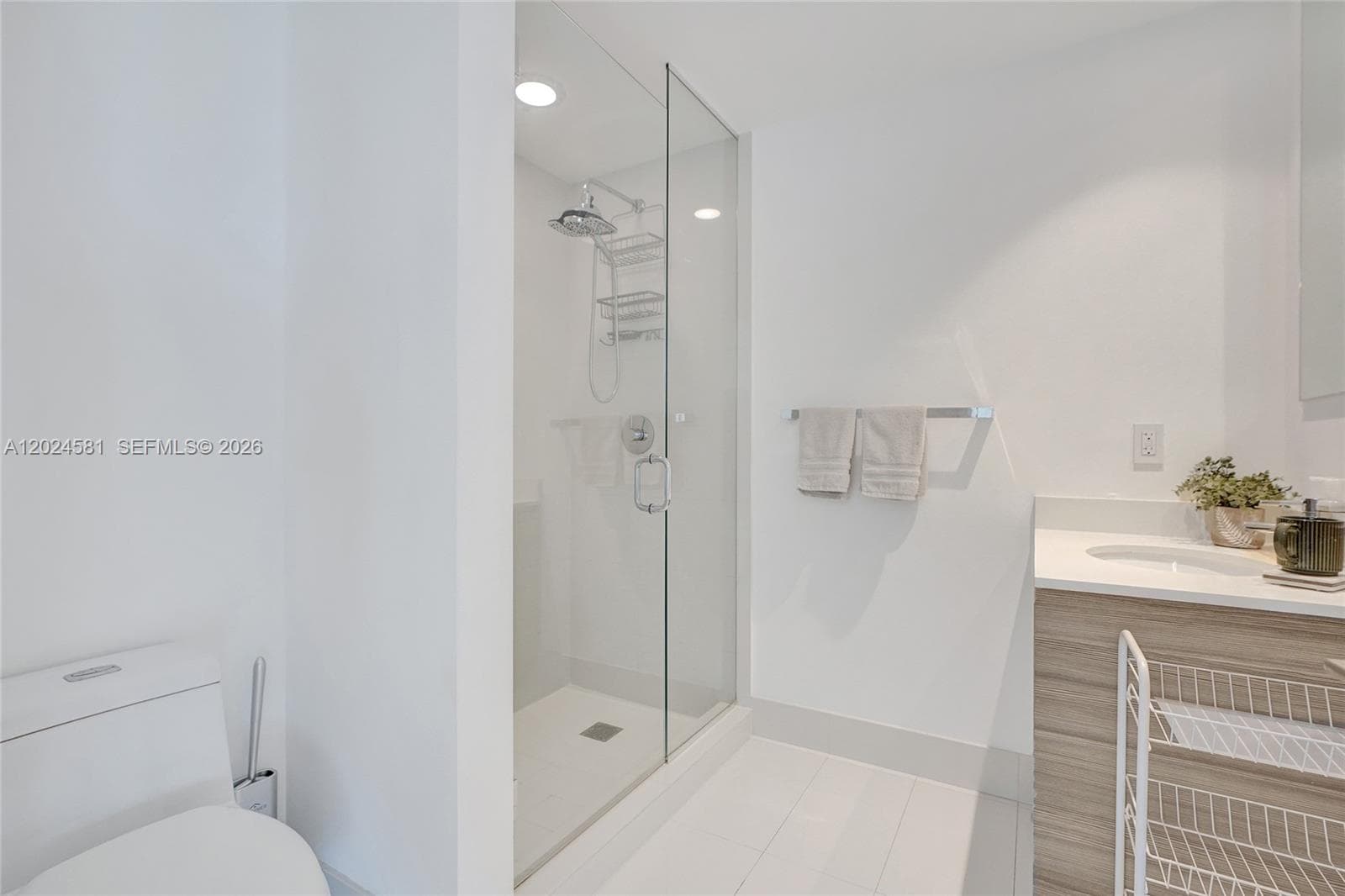 121 NE 34th St # 2310, Miami FL 33137 — 28