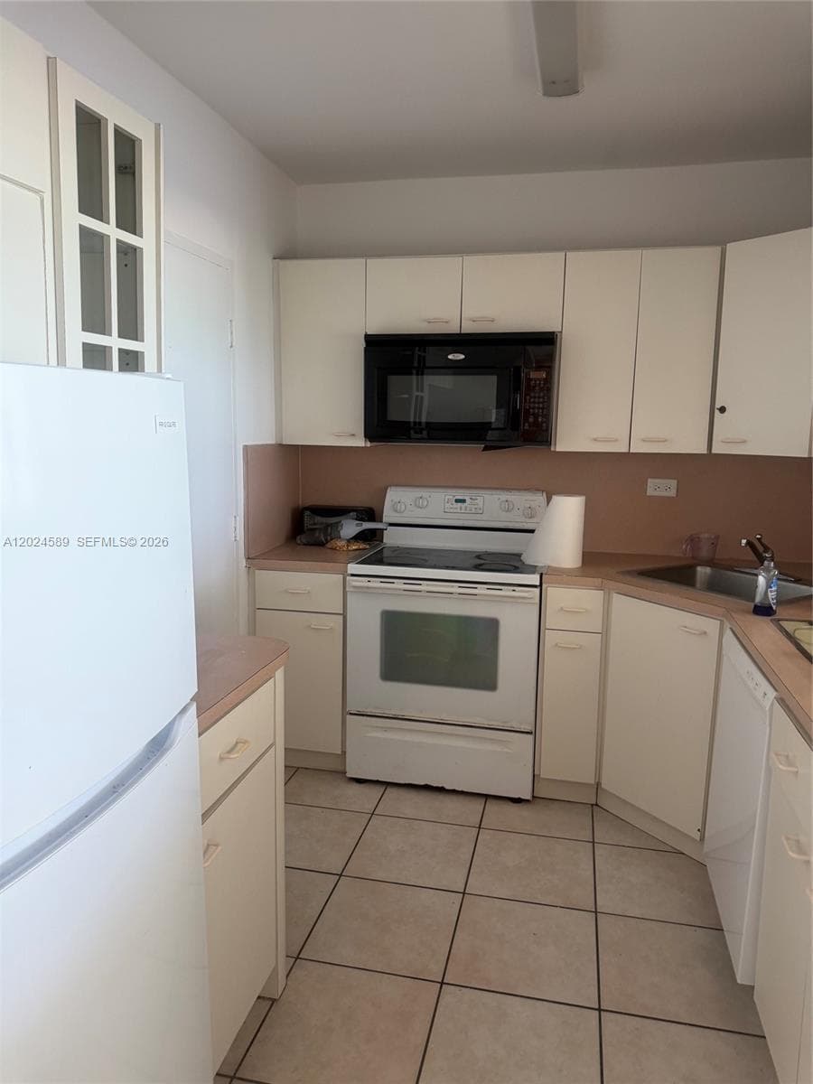 5601 COLLINS AV # 607, Miami Beach FL 33140 — 9