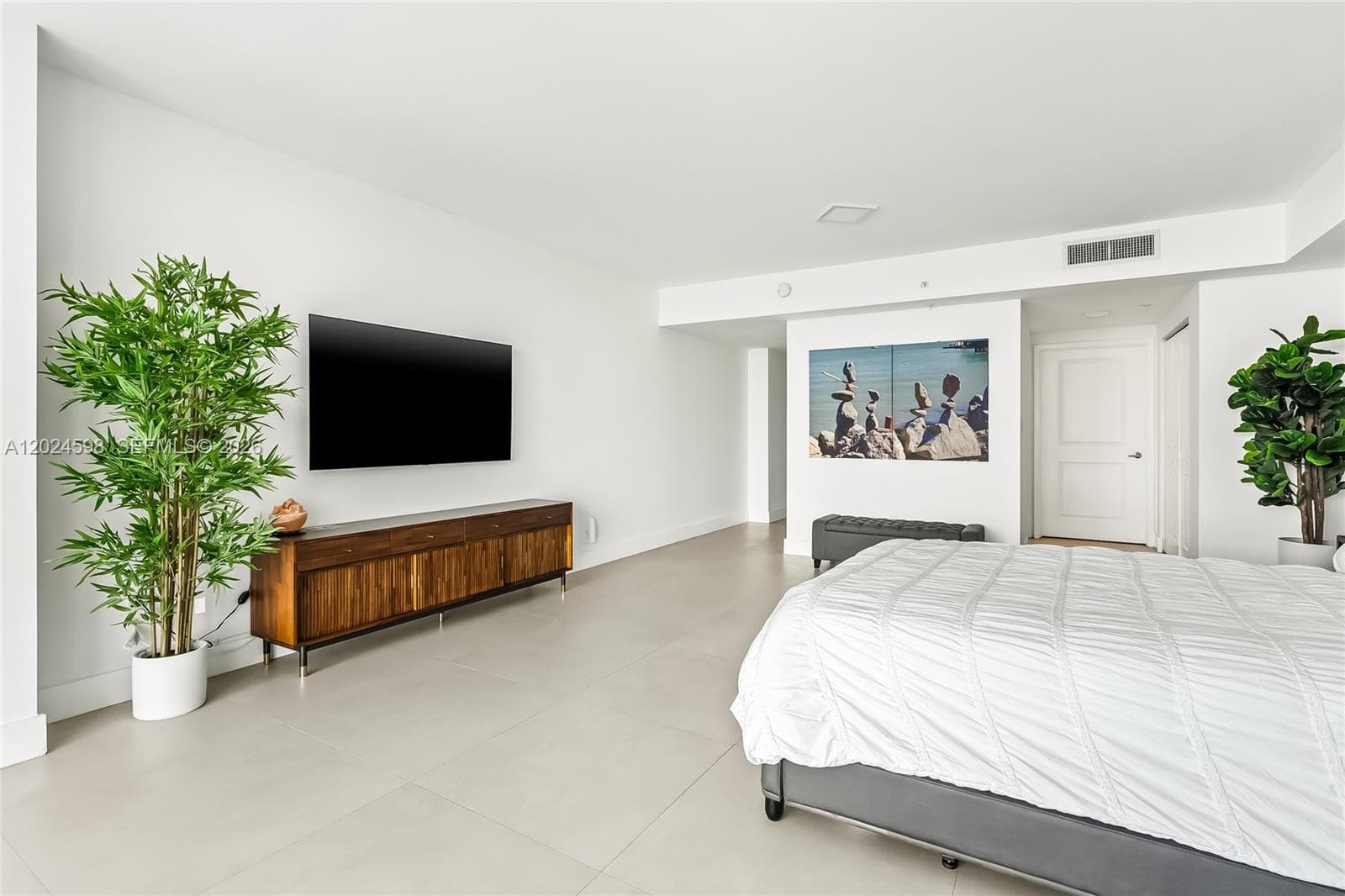 400 Sunny Isles Blvd # 1202, Sunny Isles Beach FL 33160 — 47
