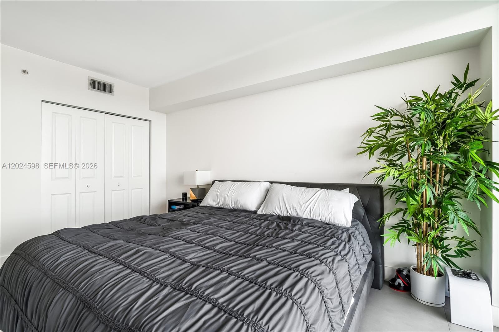 400 Sunny Isles Blvd # 1202, Sunny Isles Beach FL 33160 — 32